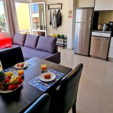 Charmantes In Mit Terrasse Und Gemeinsamem Pool By Interhome Апартаменты Коста Калма
